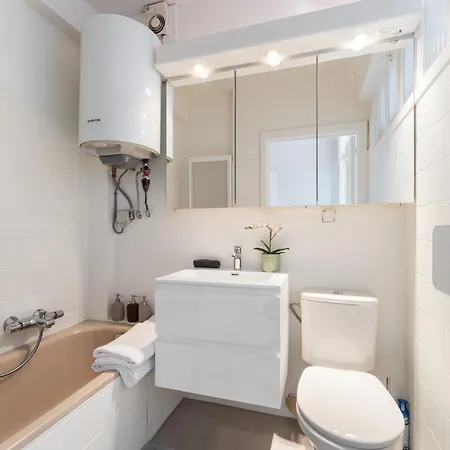 Appartement Zonnig, Ruim Op A+ Locatie! Oostende